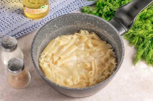 Салат с копченой колбасой и макаронами Салат с копченой колбасой и макаронами