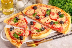 Пицца «Семейная» Пицца «Семейная»
