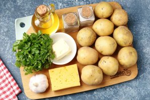 Жареная отварная картошка с сыром Жареная отварная картошка с сыром