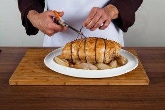 Рулет из индейки с печенкой Рулет из индейки с печенкой