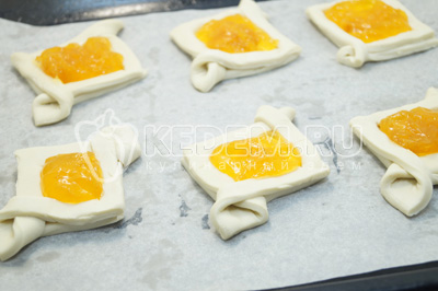 Слойки с джемом Слойки с джемом