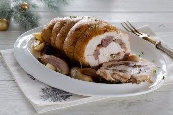 Рулет из индейки с печенкой Рулет из индейки с печенкой