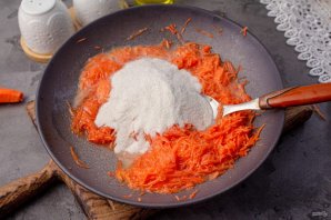 Оладьи из моркови "Морковники" Оладьи из моркови "Морковники"