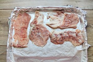 Свинина под теплой "шапочкой" запеченная с овощами Свинина под теплой "шапочкой" запеченная с овощами
