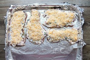 Свинина под теплой "шапочкой" запеченная с овощами Свинина под теплой "шапочкой" запеченная с овощами